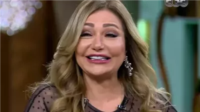 بعد أن شارفت على عمر الـ 63 .. الفنانة ليلى علوي ظهرت بدون فيلتر ولا مكياج وصدمت الجمهور: “بجد مين دي”!!