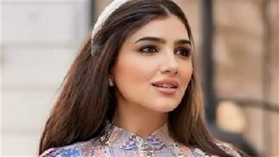 مستحيل أمثل معاها لو هتبوس ايدي !! الفنانة مي عمر تفجر مفاجئة وتفضح الشيء الذي فعلته الفنانة غادة عبد الرزاق معها !! واقسمت ان لا تسامحها ابدا !!