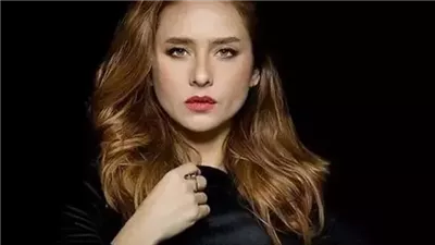 ملامح نيللي كريم دون مكياج تثير جدلا.. هكذا بدت