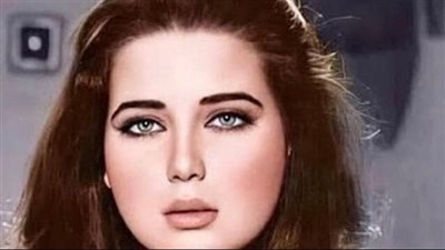 بنات الفنانة زبيدة ثروت (الأربع) يخطفن الأنظار بجمالهن الخرافي كل واحده اجمل من الثانية !
