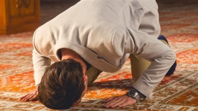 7 كلمات تقال بين السجدتين تجمع خير الدنيا والآخرة.. بماذا كان يدعو الړسول؟